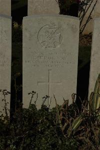 Caterpillar Valley Cemetery Longueval - Thompson, R