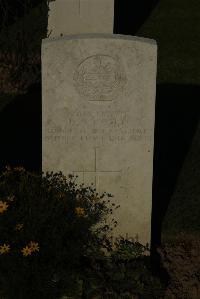 Caterpillar Valley Cemetery Longueval - Thorn, E G