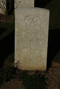 Caterpillar Valley Cemetery Longueval - Thornton, A C