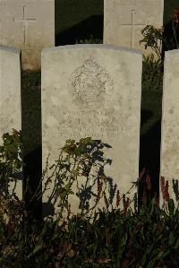 Caterpillar Valley Cemetery Longueval - Toms, G T