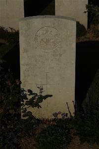 Caterpillar Valley Cemetery Longueval - Trodd, R F