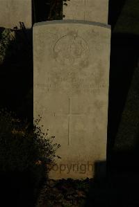 Caterpillar Valley Cemetery Longueval - Tucknott, F