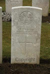 Caterpillar Valley Cemetery Longueval - Twaddle, J B