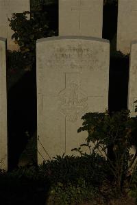 Caterpillar Valley Cemetery Longueval - Tyreman, E