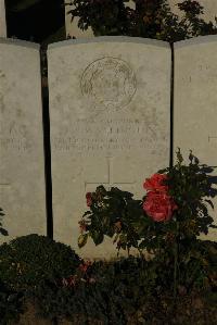 Caterpillar Valley Cemetery Longueval - Wallington, Leonard Sidney