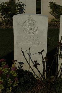 Caterpillar Valley Cemetery Longueval - Walton, T