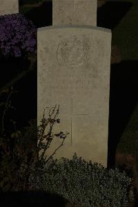 Caterpillar Valley Cemetery Longueval - While, F R