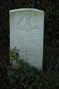 Caterpillar Valley Cemetery Longueval - Wilcock, F N