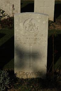 Caterpillar Valley Cemetery Longueval - Wright, A