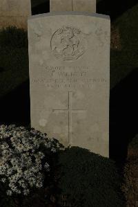 Caterpillar Valley Cemetery Longueval - Wright, J