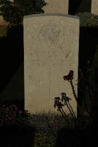 Caterpillar Valley Cemetery Longueval - Wright, R A