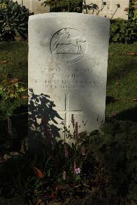 Caterpillar Valley Cemetery Longueval - Young, F