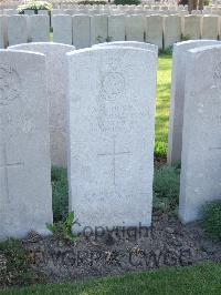 Bethune Town Cemetery - Armstrong, Louis