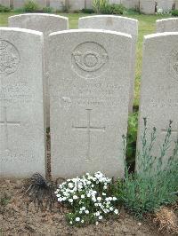 Bethune Town Cemetery - Ashforth, William