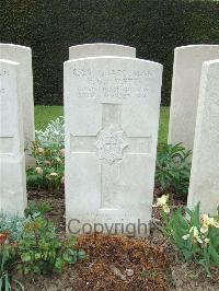 Bethune Town Cemetery - Aslett, Francis George