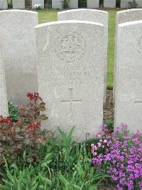 Bethune Town Cemetery - Atterbury, Thomas