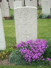 Bethune Town Cemetery - Baldwin, Hugh Laurents Chenevix