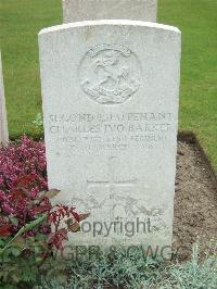 Bethune Town Cemetery - Barker, Charles Ivo