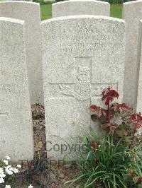 Bethune Town Cemetery - Barrowcliffe, Stanley