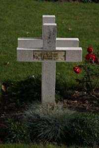 Bethune Town Cemetery - Bedos, Sylvain