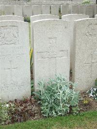 Bethune Town Cemetery - Bennett, E V