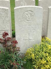 Bethune Town Cemetery - Blake, Charles