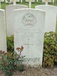 Bethune Town Cemetery - Bottomley, Harry Roderick