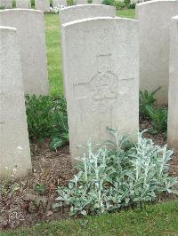 Bethune Town Cemetery - Bowling, H