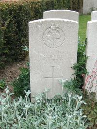 Bethune Town Cemetery - Boyle, M