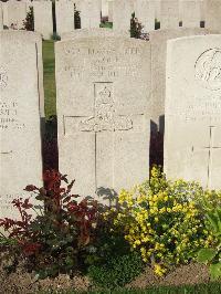 Bethune Town Cemetery - Brooks, Frederick