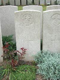 Bethune Town Cemetery - Burns, Patrick