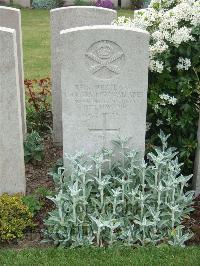 Bethune Town Cemetery - Cadwallader, Charles James