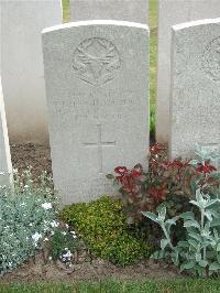 Bethune Town Cemetery - Calder, William Hawthorn Pinkerton