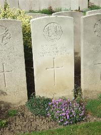 Bethune Town Cemetery - Cameron, Robert Munro