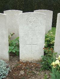 Bethune Town Cemetery - Caulder, Harry Leslie