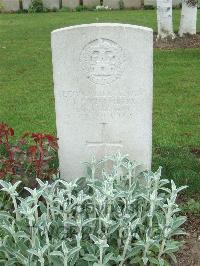 Bethune Town Cemetery - Chambers, John Paul