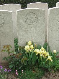 Bethune Town Cemetery - Clarke, H E