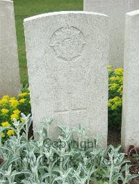 Bethune Town Cemetery - Clarke, Harry Colin