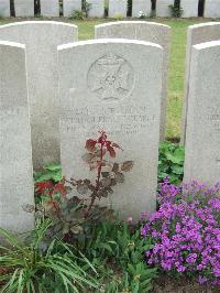 Bethune Town Cemetery - Clarke, William Ernest