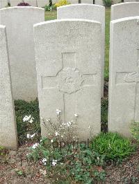 Bethune Town Cemetery - Claydon, W W