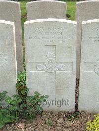 Bethune Town Cemetery - Clynch, C