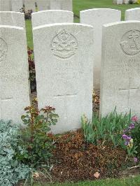 Bethune Town Cemetery - Coyne, P