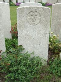 Bethune Town Cemetery - Cross, Horatio Nelson