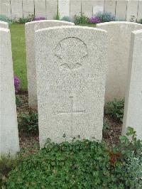 Bethune Town Cemetery - Cruikshank, Stafford