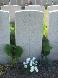 Bethune Town Cemetery - Dodds, T