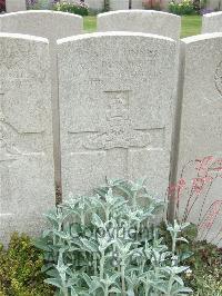 Bethune Town Cemetery - Donoghue, Andrew