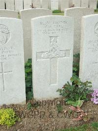 Bethune Town Cemetery - Earl, C A