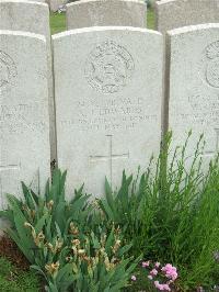 Bethune Town Cemetery - Edwards, Arthur John