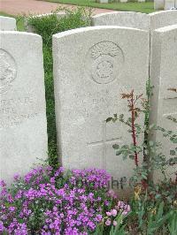 Bethune Town Cemetery - Edwards, E