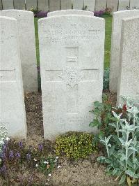 Bethune Town Cemetery - Field, Walter Edward